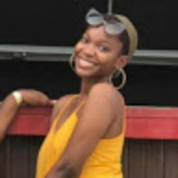 Meet your Posher, Jadia - Picture 1 of 1